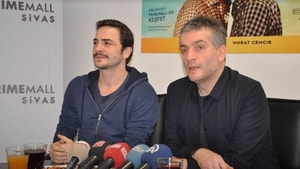 Ahmet Kural ve Murat Cemcir Sivas’ta hayranlarıyla buluştu
