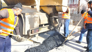Büyükşehir yol bakım ve onarım çalışmaları devam ediyor
