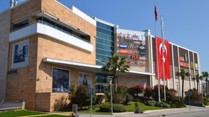 100 TL’lik alışverişe lüks otomobil kazanma şansı
