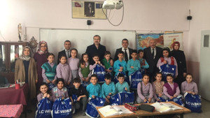 Hisarcık’ta öğrencilere giyim yardımı
