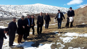 Sivas’ta doğaya yaban hayvanları için yem bırakıldı

