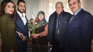 Kurtulan’dan çınarlara Sevgililer Günü jesti
