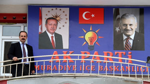 AK Parti yeni binasına taşındı
