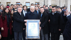 AK Gençlik’ten Başbakan’a özel karakalem çalışması
