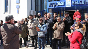 Kuşadası’nda toprak kayması mağdurlarından eylem
