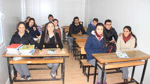 Deprem bölgesinde 2. yarıyılın ilk zili prefabrik dersliklerde çaldı
