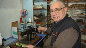 Asırlık dikiş makinelerine 50 yıldır hayat veriyor
