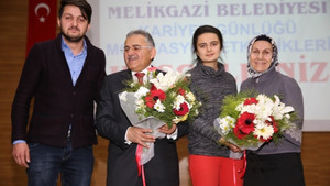 Başkan Büyükkkılıç ve eşi Necmiye Büyükkılıç Kariyer Günleri’nin konuğu oldu
