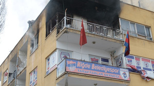 Suriyelilerin kaldığı ev alev alev yandı
