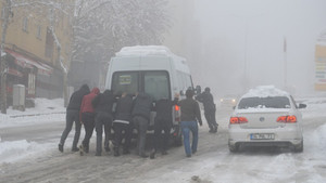 Şırnak’ta 44 köy yolu ulaşıma kapandı
