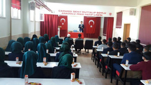 Kaymakam, YGS’ye girecek öğrencilerle buluştu
