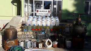 Burdur’da sahte içki imalathanesine baskın
