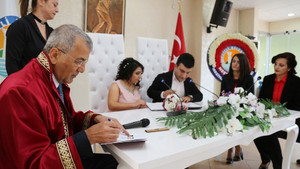 Mezitli’de 2016 yılında bin 310 çift nikah masasına oturdu
