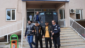 Suriyelilerin tavuk kavgası cinayetle bitti
