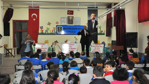 Yazar Köseoğlu Öğrencilerle Buluştu
