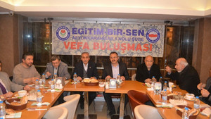 Eğitim Bir-Sen üyeleri 25. kuruluş yıldönümlerini kutladı
