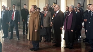Pakistan Başbakanı Şerif Anıtkabir’i ziyaret etti