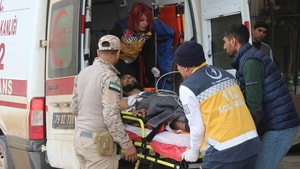 Çatışmalarda yaralanan 7 ÖSO askeri Kilis’e getirildi
