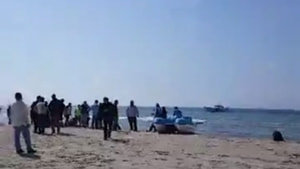 Kuşadası Körfezi’nde kaçak göçmenleri taşıyan bot battı