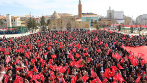 CHP’li İnce: “Ne hayır diyen ne evet diyen teröristtir”