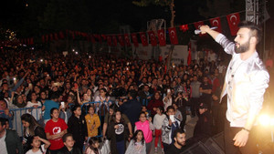 Emre Kaya 23 Nisan’da Adana’da sahne aldı
