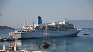 Bodrum’a sezonun ilk gemisi geldi