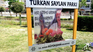 Söke’de Türkan Saylan Parkı tabelasına çirkin saldırı