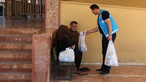 Haliliye belediyesi, hasta yakınlarını iftar yemeği dağıttı
