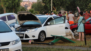 Tsunami gibi araçlar sürüklendi