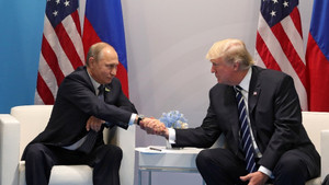 Trump ve Putin ilk kez bir araya geldi
