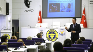 Dijital dünyada ebeveynlik konuşuldu