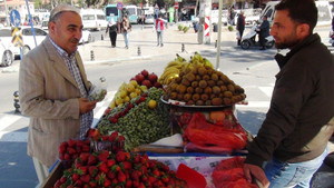 Şanlıurfa’da badem tezgahlardaki yerini aldı
