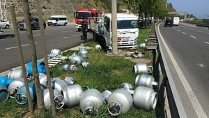Samsun’da tüp yüklü kamyonet kamyonla çarpıştı: 2 yaralı
