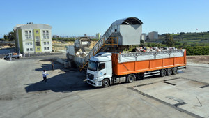 Mersin’in çöpü mobil katı atık aktarma istasyonları ile taşınıyor
