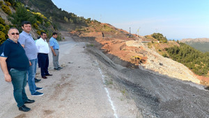 Heyelan sebebiyle çöken Kumluca - Antalya karayolu bayrama yetişecek
