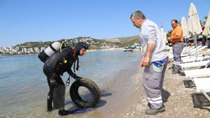 Bitez’de deniz dibi temizliği
