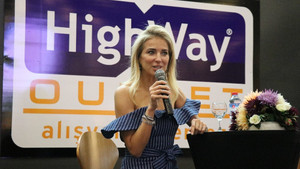 Highway’de Burcu Esmersoy rüzgarı
