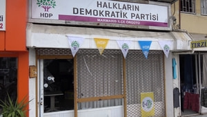 HDP İlçe Binası'nın camları kırıldı