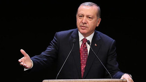 Erdoğan, 1380 oyla yeniden AK Parti Genel Başkanı seçildi