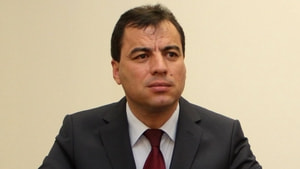 AKÇA Büyükşehir Belediye Başkanı Osman Gürün’ün reklam afişine yönelik açıklama yaptı.