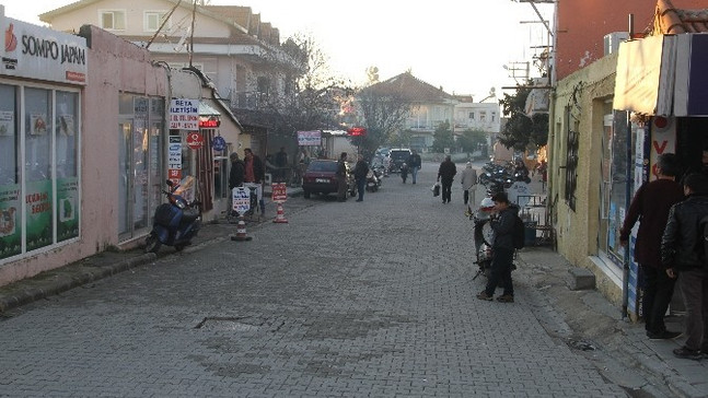 Fethiye’de yolun karşısına geçmek isteyen kadına kamyon çarptı
