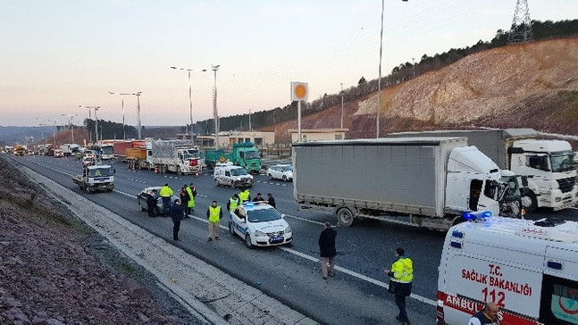 Kuzey Marmara Otoyolu’nda trafiği kilitleyen kaza
