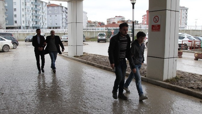 Hırsızlar polisten kaçamadı
