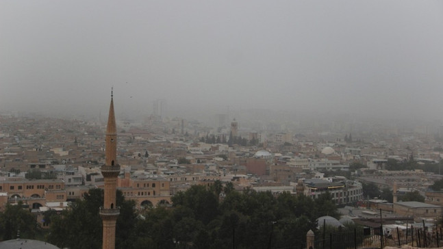 Şanlıurfa’yı toz bulutu kapladı