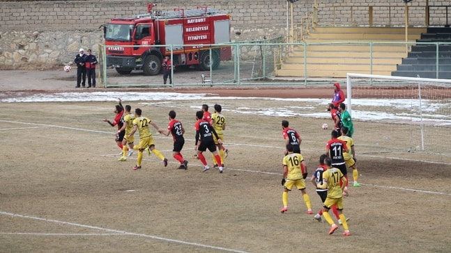 TFF 3. Lig- Bayburt Grup İl Özel İdare ve Gençlik Spor:0- Orhangazi Belediyespor:3
