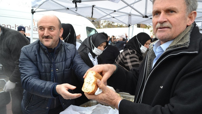 4 ton hamsi festivalde dağıtıldı