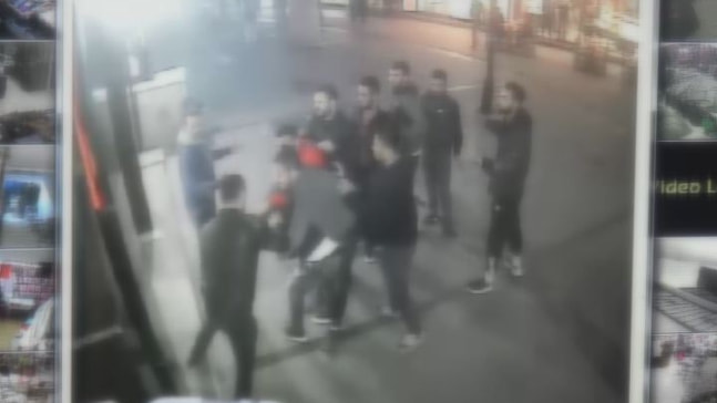 Marmaris'te kavga:10 kişi 1 kişiye saldırdı