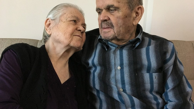67. yıllarını kutlayan yaşlı çift ölüme el ele gitmek istiyor

