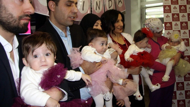 Bursalı beşizler Sevgililer Gününde yaş gününü kutladı
