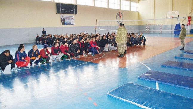 Güvenlik korucusu olmak için ter döktüler
